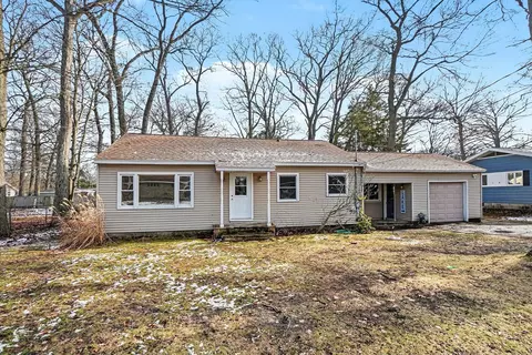 1504 Sunview St, Muskegon, MI 49445