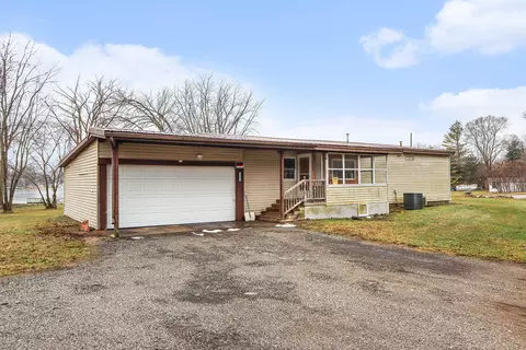 1121 Heights Dr, Colon, MI 49040