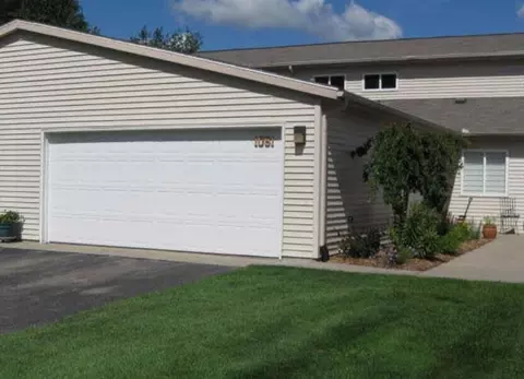 1081 Wedgewood Dr, Plainwell, MI 49080