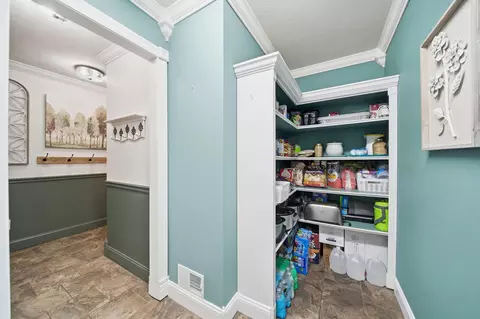 Entry Way - 4055 Mathews Rd, Spring Arbor, MI 49283 photo 4 of 5