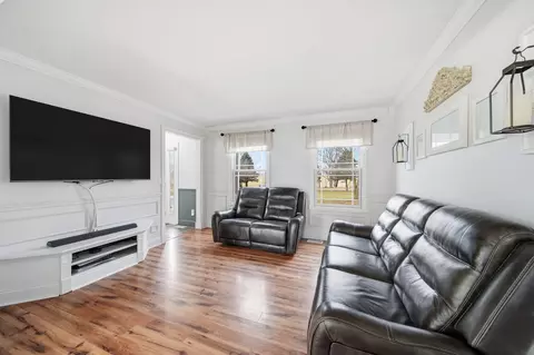 Living - 4055 Mathews Rd, Spring Arbor, MI 49283 photo 1 of 1