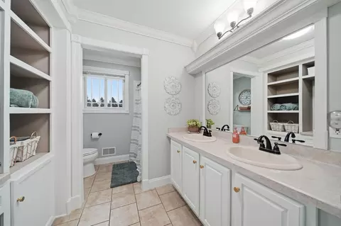 Bath - 4055 Mathews Rd, Spring Arbor, MI 49283 photo 2 of 5