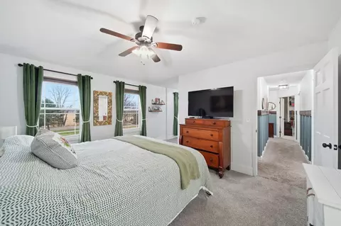 Bedroom - 4055 Mathews Rd, Spring Arbor, MI 49283 photo 2 of 5