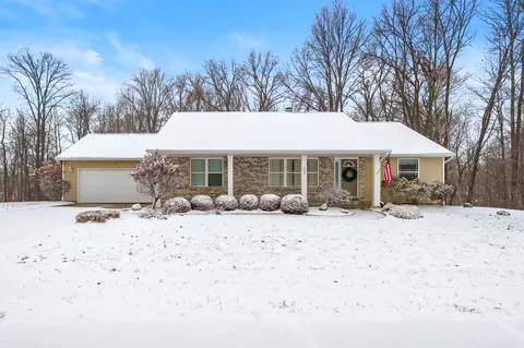 250 Markus Glen Dr, Plainwell, MI 49080