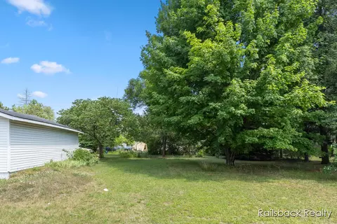 1408 E Pine Hill Ave, White Cloud, MI 49349 photo 18