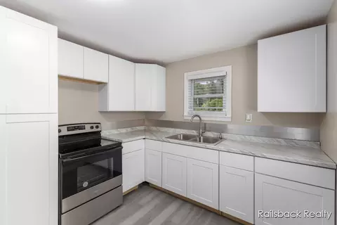 1408 E Pine Hill Ave, White Cloud, MI 49349 photo 9