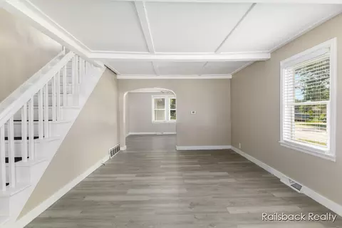 1408 E Pine Hill Ave, White Cloud, MI 49349 photo 2