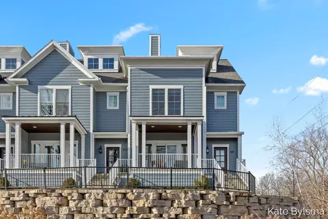 657 Greenslate Dr SE, Ada, MI 49301