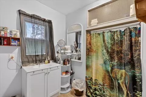 Bath - 620 E Green St, Marshall, MI 49068 photo 1 of 1