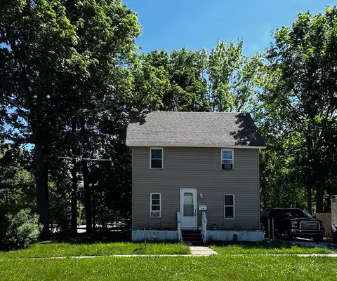 Exterior - 620 E Green St, Marshall, MI 49068 photo 2 of 7