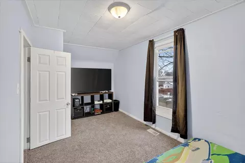 Bedroom - 620 E Green St, Marshall, MI 49068 photo 6 of 7