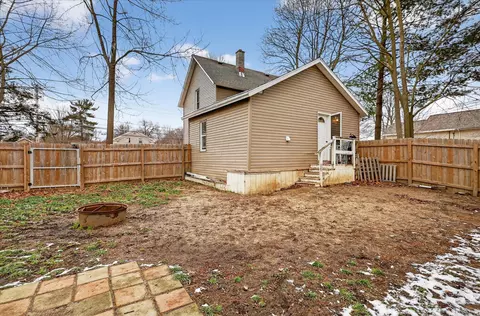 Exterior - 620 E Green St, Marshall, MI 49068 photo 4 of 7