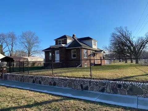 745 Upton Ave, Springfield, MI 49037 photo 5