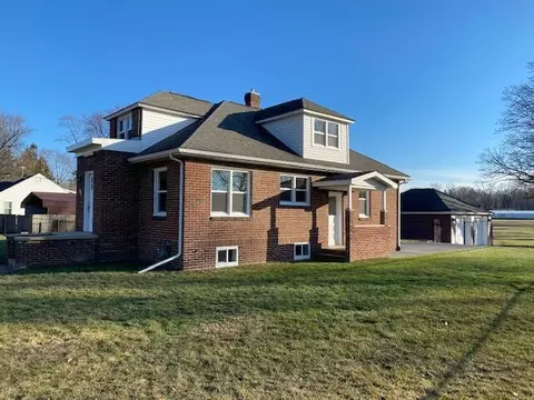745 Upton Ave, Springfield, MI 49037 photo 4