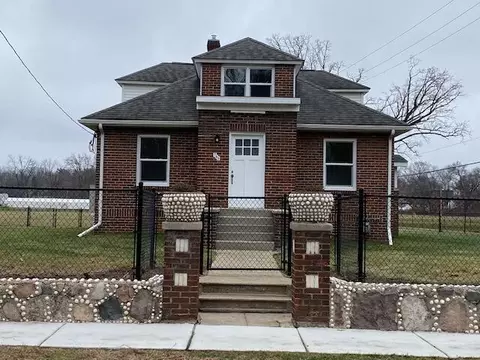 745 Upton Ave, Springfield, MI 49037 photo 2