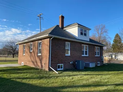 745 Upton Ave, Springfield, MI 49037 photo 6