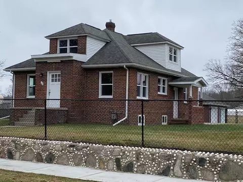 745 Upton Ave, Springfield, MI 49037