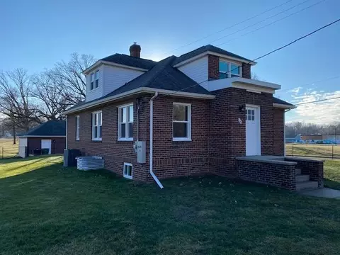 745 Upton Ave, Springfield, MI 49037 photo 3