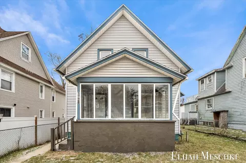 1728 Francis Ave SE, Grand Rapids, MI 49507