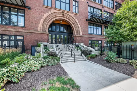 600 Broadway Ave NW #239, Grand Rapids, MI 49504