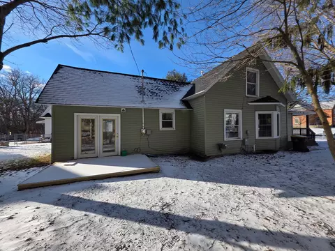 225 W Lincoln Ave, Ionia, MI 48846