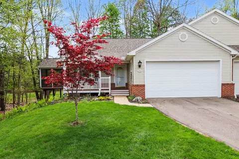 212 Chauncey Ct, Marshall, MI 49068