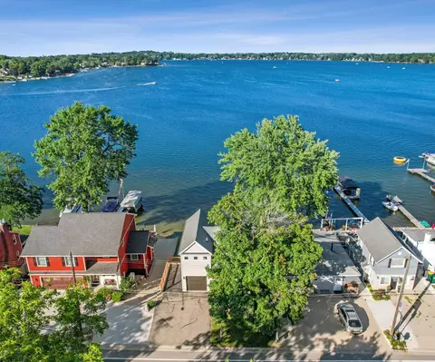 9638 Main St, Whitmore Lake, MI 48189
