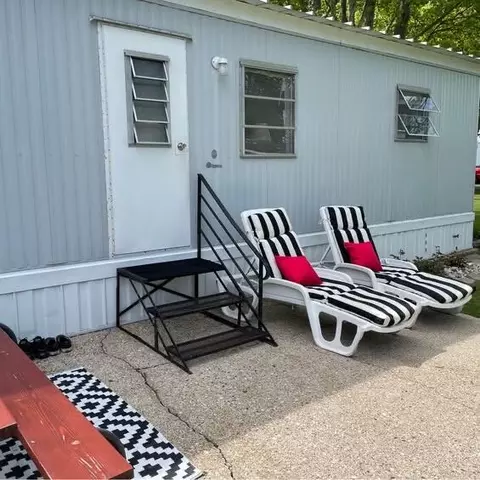 8225 W Pine Grove Beach Dr, Baldwin, MI 49304