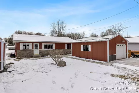 4351 Chippewa Trl, Fremont, MI 49412