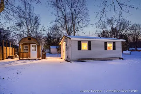 1107 Brott Dr, Hastings, MI 49058