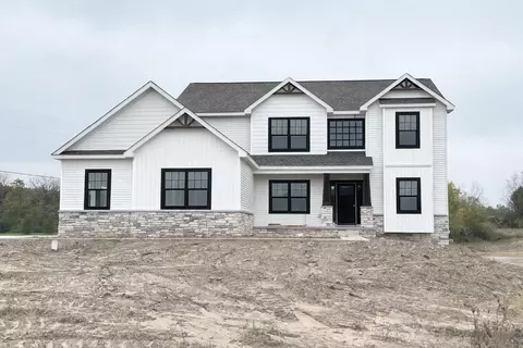 9943 White Tail Dr, Saline, MI 48176