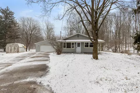 2110 Worden St, Lansing, MI 48910