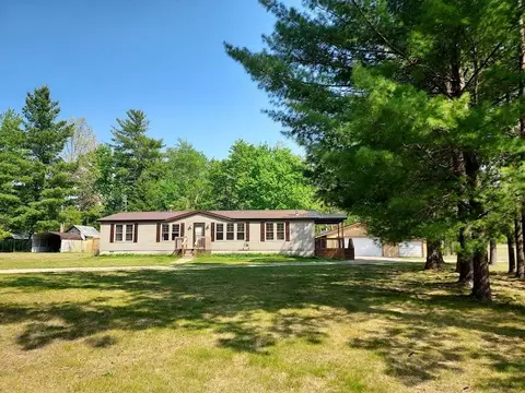 8458 S Broadway, Idlewild, MI 49642