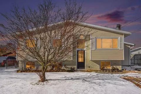 210 Robin Rd, Middleville, MI 49333