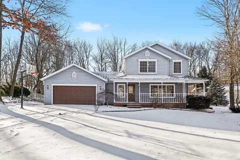 8719 Chadwick Ln, Kalamazoo, MI 49009