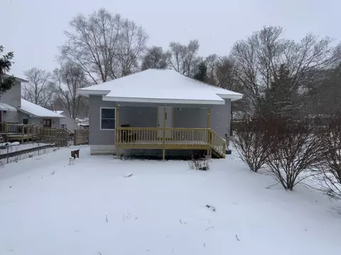 Exterior - 1156 Knapp St, Jackson, MI 49203 photo 2 of 2