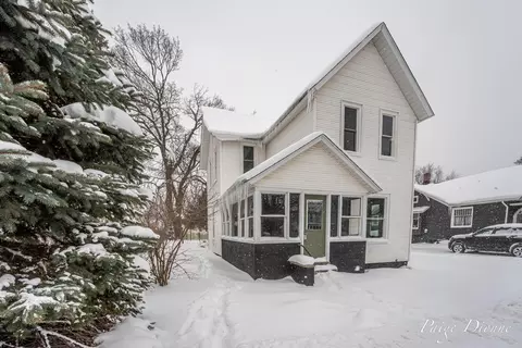 32 W Main Ave, Zeeland, MI 49464