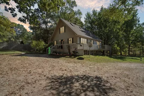 7272 Huff Rd, Bellevue, MI 49021
