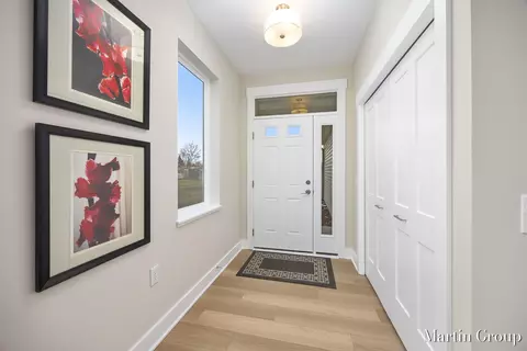 2247 Watertown Way NE, Grand Rapids, MI 49505