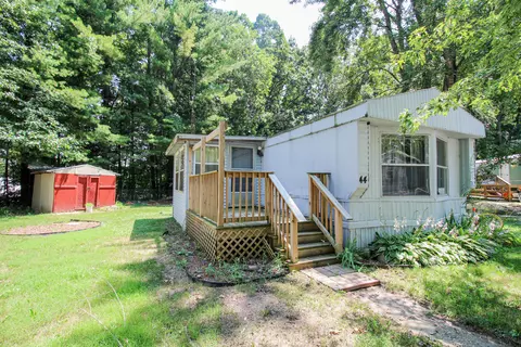 11457 Circle Dr #44, Schoolcraft, MI 49087