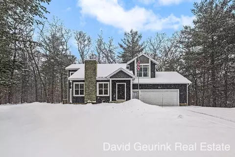 2779 E Holton Whitehall Rd, Twin Lake, MI 49457