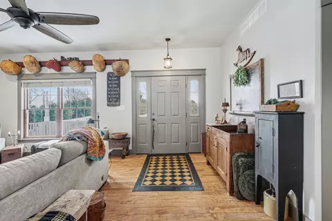 Entry Way - 18939 I- Dr N, Marshall, MI 49068 photo 1 of 2