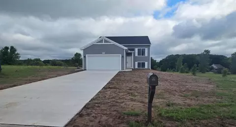 2239 Kingston Farm Ln, Ionia, MI 48846