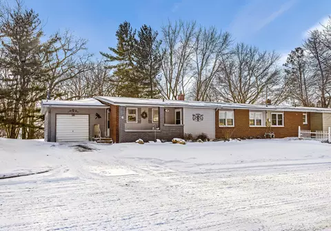 4 Tony Tiger Trl, Springfield, MI 49037