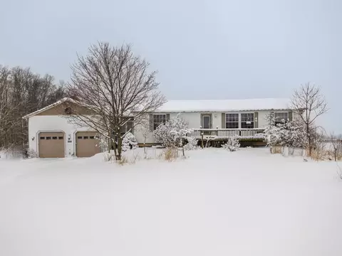 38918 37 12 St, Paw Paw, MI 49079