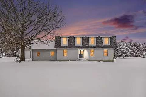 3459 44th St, Hamilton, MI 49419