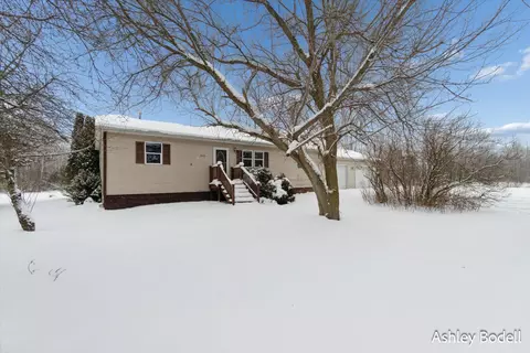 14151 Shaner Ave NE, Cedar Springs, MI 49319