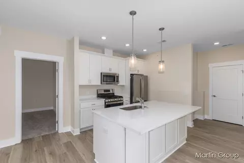 2249 Watertown Way NE, Grand Rapids, MI 49505