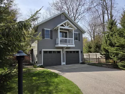 16 Park St, Saugatuck, MI 49453