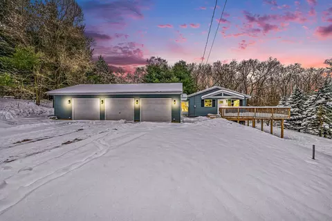 9689 Big Rock Dr, Kalamazoo, MI 49009